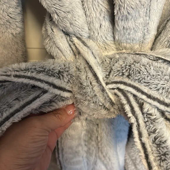 Aerie robe - Picture 6 of 7